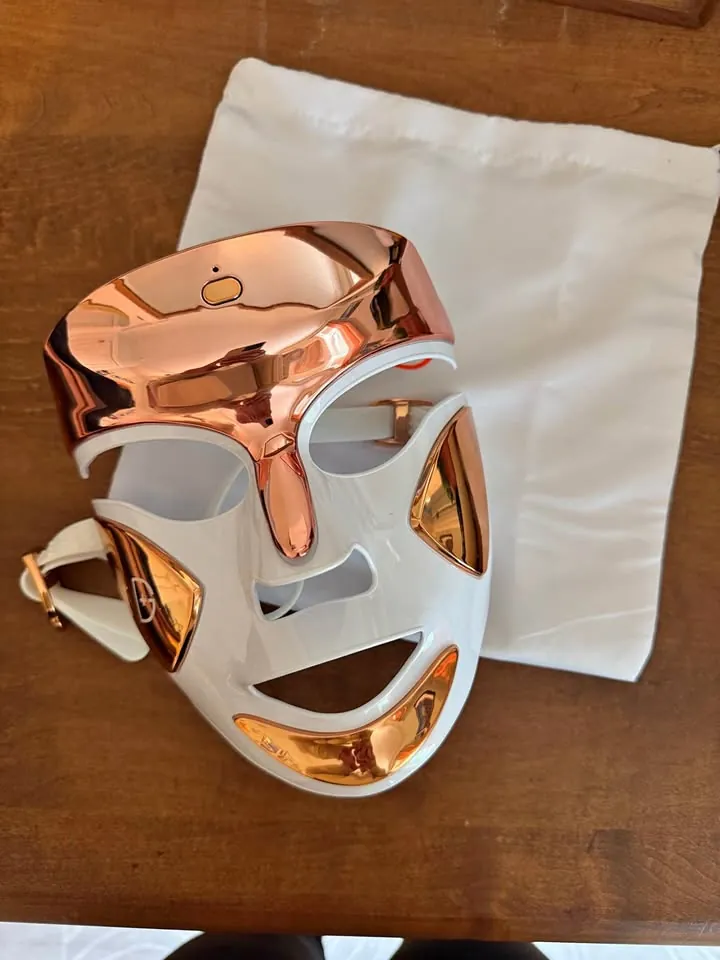 Dr. Dennis Gross DRx SpectraLite FaceWare Pro rigid LED face mask